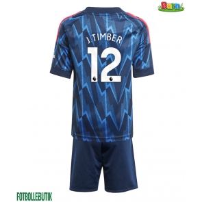 Arsenal Jurrien Timber #12 Bortaställ Barn 2025-26 Kortärmad (+ Korta byxor)